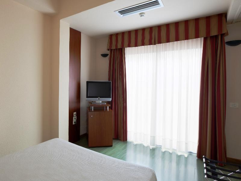Nh Las Palmas Playa Las Canteras Exterior photo
