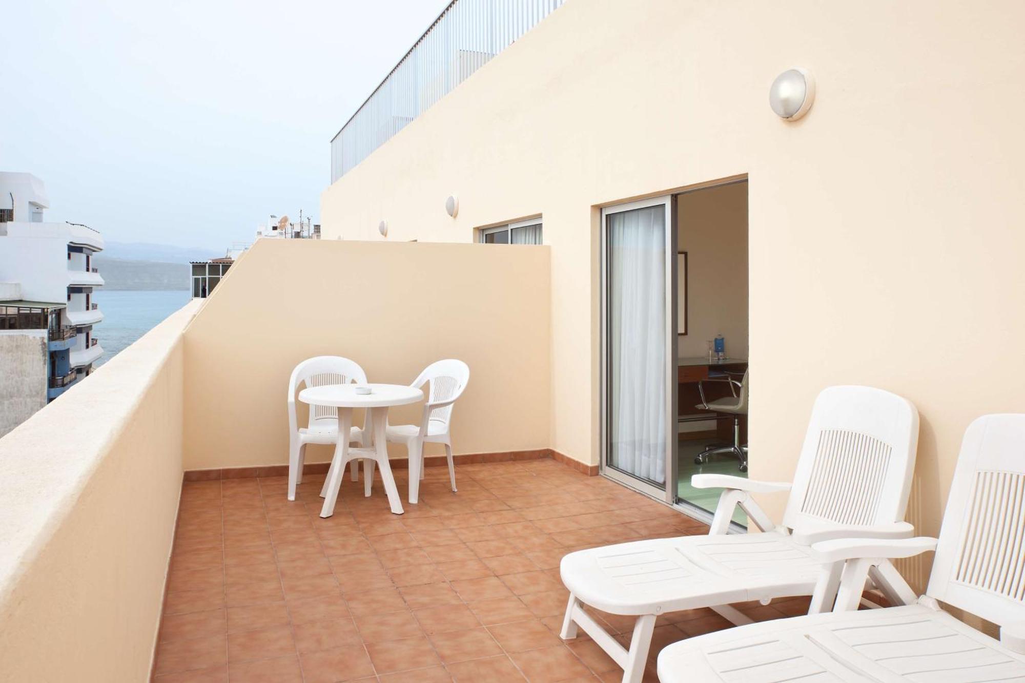 Nh Las Palmas Playa Las Canteras Exterior photo